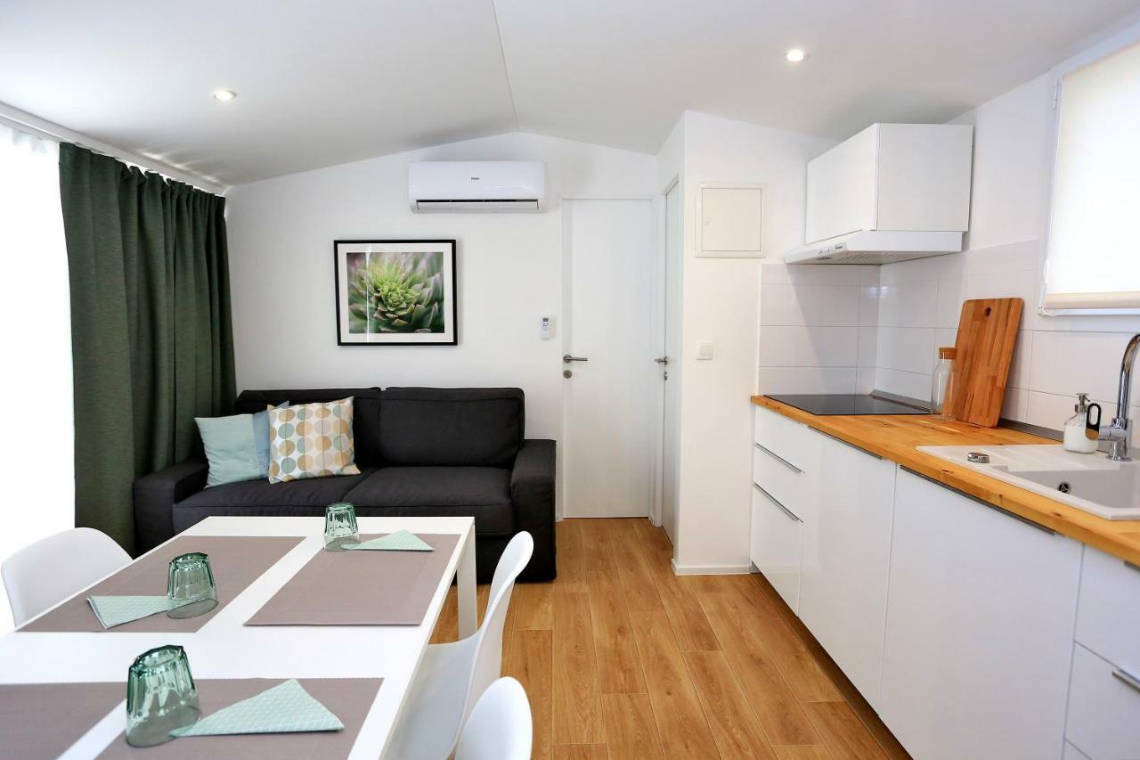 First Apartment Zara Esterno foto