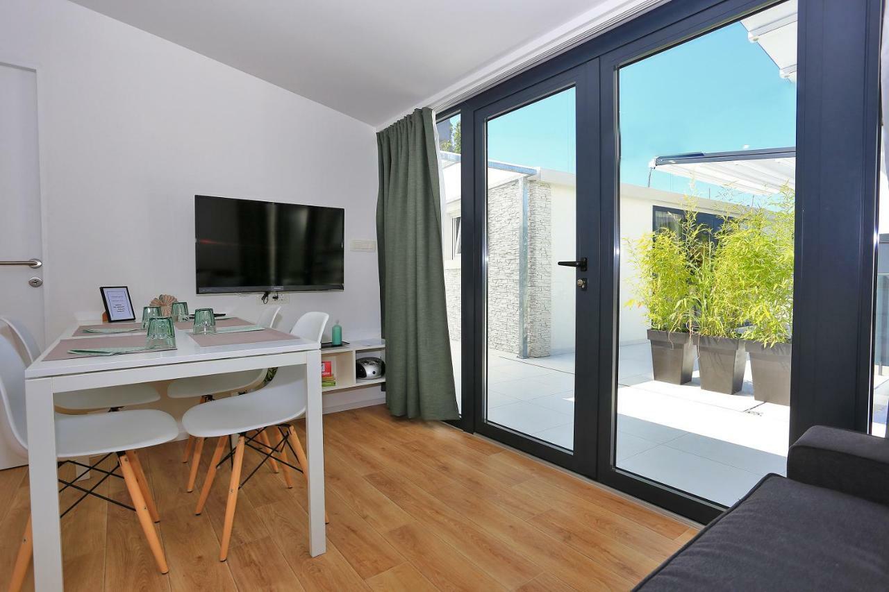 First Apartment Zara Esterno foto